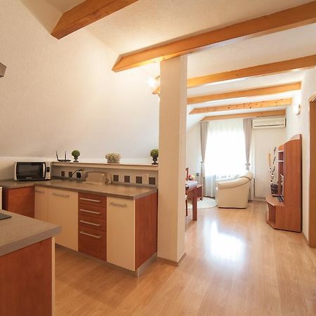 דרז'ניק גראד Apartmant & Room Bruna מראה חיצוני תמונה